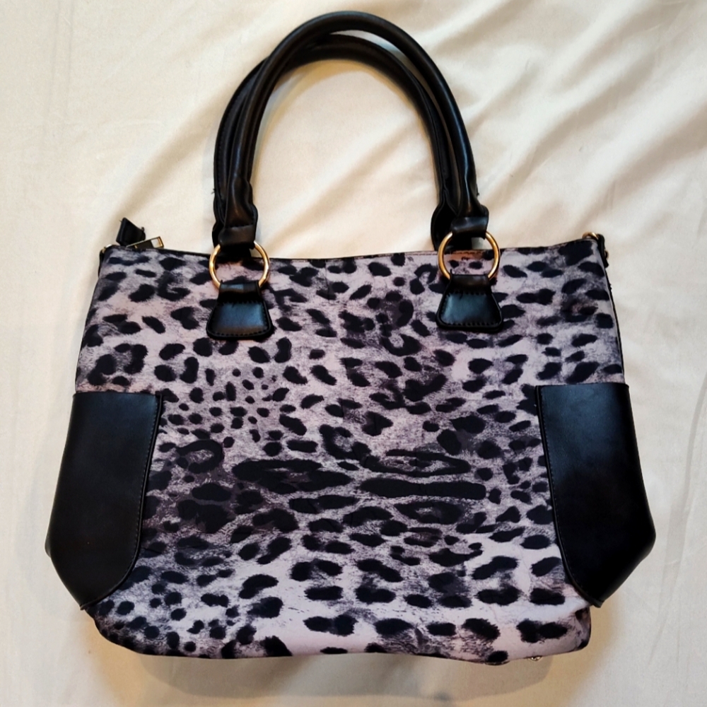 Femina - OS - Leopard Print
